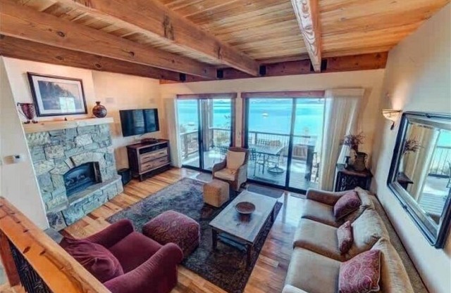 Serene Lakefront Townhouse with Breathtaking Views at Brockway Springs- #4