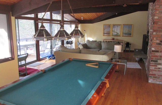 *Serene + Secluded Classic Cape Home w/BBQ, Pool Table, and Deck*