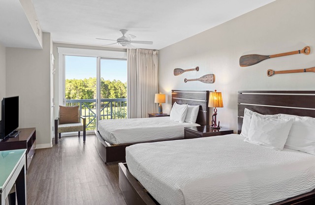 Serene Studio at Sandestin | Pool, Hot Tub, Beach Shuttle, Walk to Baytowne