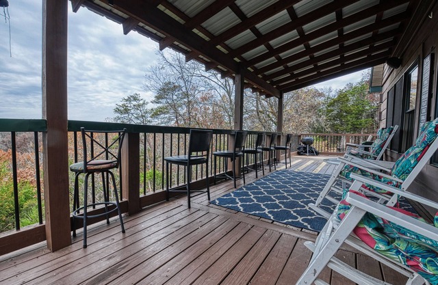 Serenity Mountain Chalet - Secluded property with beautiful view of the Smokies