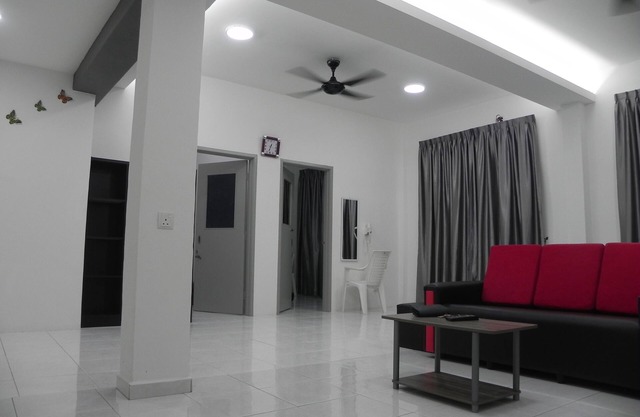 Seri Bayan Stay99 (max 11 pax)