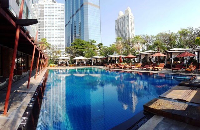 Serviced 2 Bed SCENIC SKY VILLAS with Pool and BTS