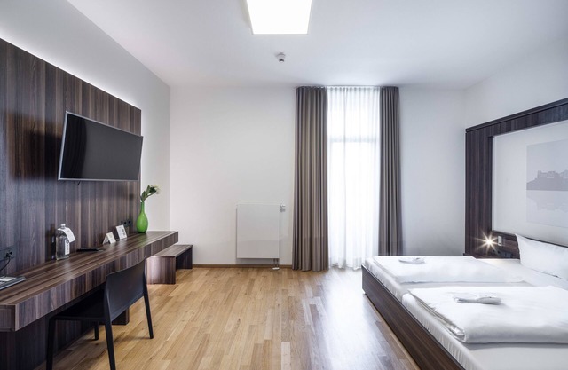 sevenDays Hotel Boardinghouse double room with balcony