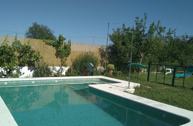 Seville, private garden and pool, cozy house 20 minutes from downtown
