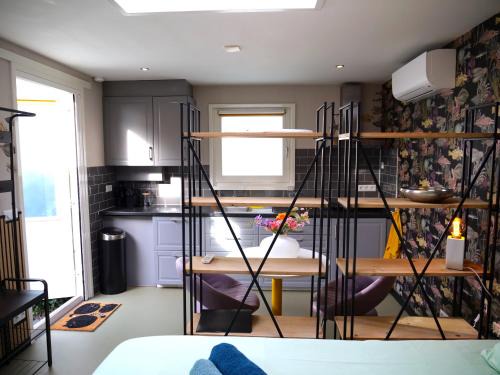 Sfeervol guesthouse, privé tuin en free parking