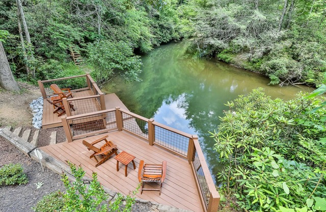 Shades of Green - Waterfront, Fiber WiFi, Dog Friendly