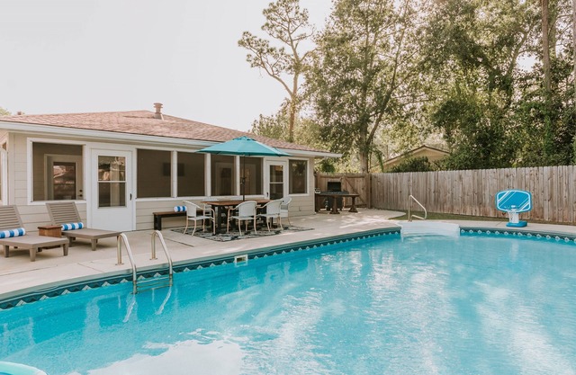 Shadowlawn: Spacious four bedroom - three bath w/pool in golf cart district!