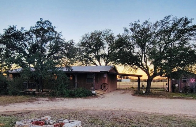 Shady House with River Access & Donkeys!