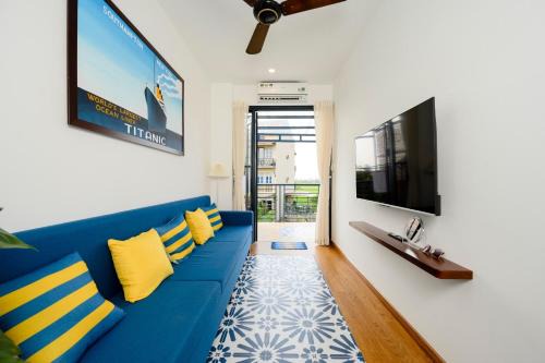 Shadyside 5: Navy house