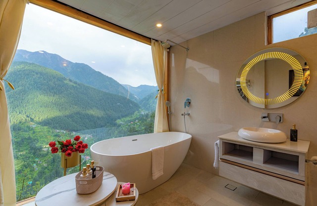 Shangrila Rénao - The Doll House