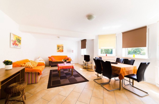 Shared room for 3 guests with 35m² in Fulda (38601)