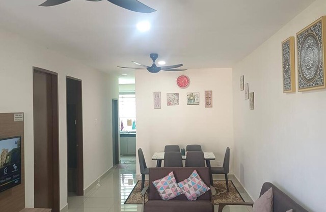 Shazz Homestay by Paradigma