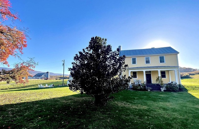 Shenandoah Farmhouse on the River with Sweeping Mountain Views. Pet Friendly.