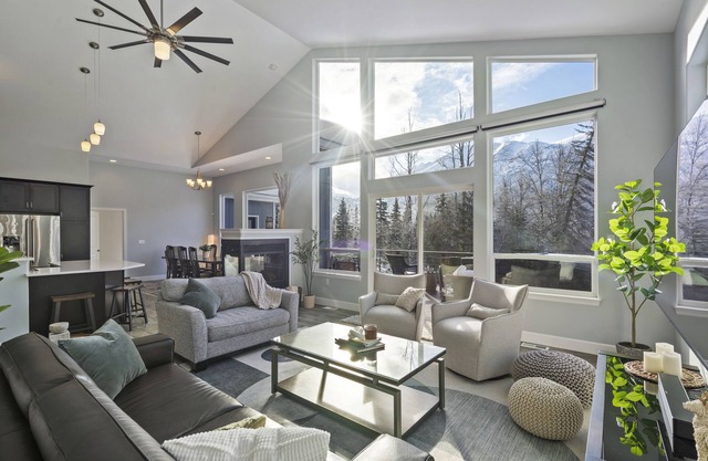 Shiloh and Harmony - A Modern Oasis on 1.3 Acres with Stunning Unobstructed Mountain Views