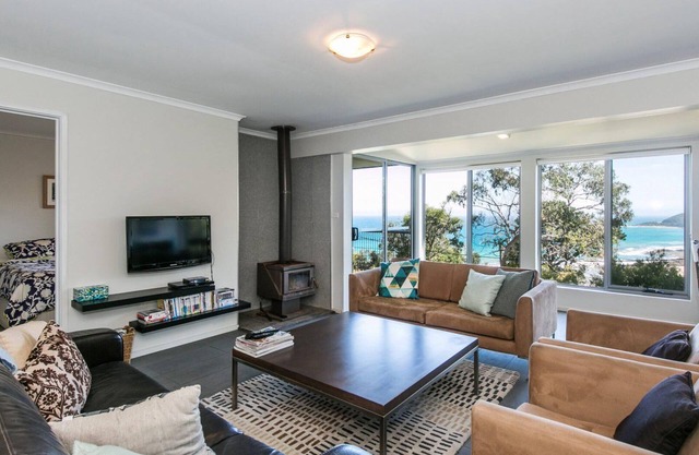 Shorebreak - Listen To The Waves