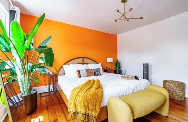 Short North - Convention - Free Parking - King Bed