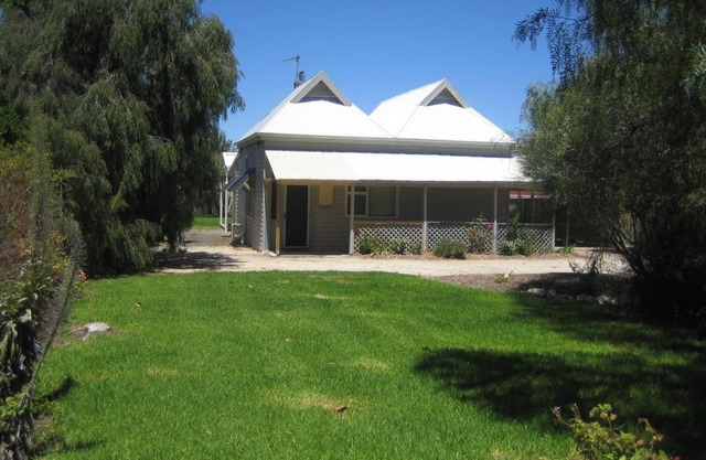 Showgrounds Cottage Naracoorte