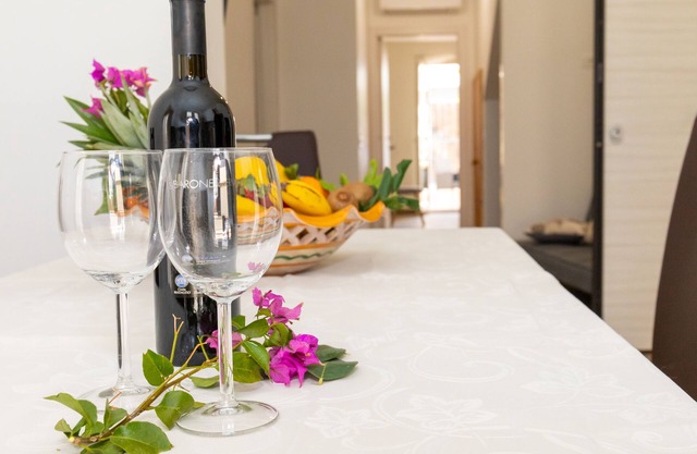 Sicily Bedda vacation home, apartment in the city center and a stone's throw from the sea!
