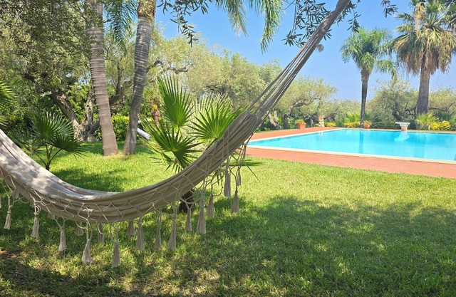 *SIKELIA LUXURY HOME *Exclusive Pool & Relaxation!