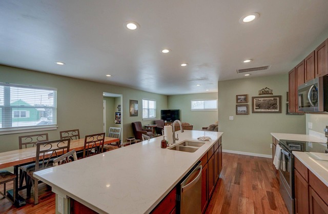 Silver Cloud- Upscale finishes-Minutes to Ski Cooper-PET FRIENDLY!