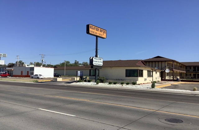 Silver Spur Vintage Inn & Suites