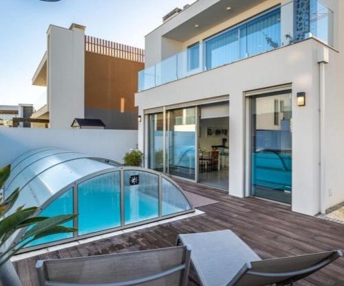 Silvercoast Villa Concha Baia with private heated pool and seaview rooftop lounge