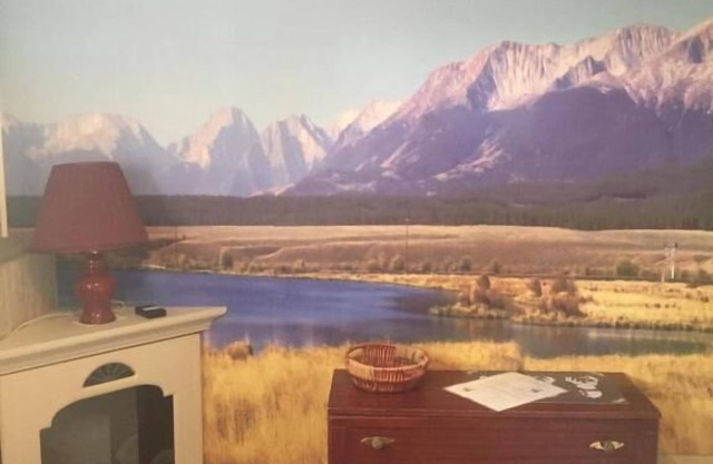 Silvern Lake Trail Bed & Breakfast