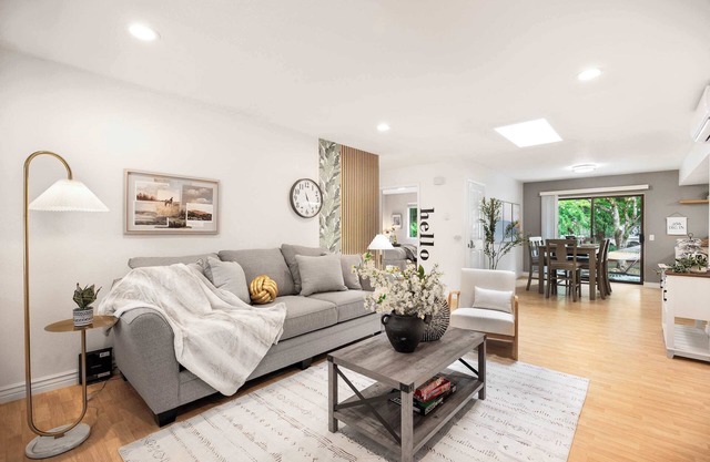 Single-Story Retreat Near Martha Lake and Shopping