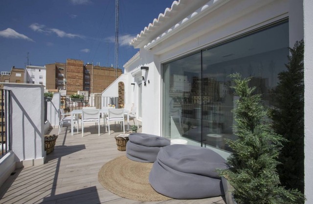 SingularStays Mercado Central XII