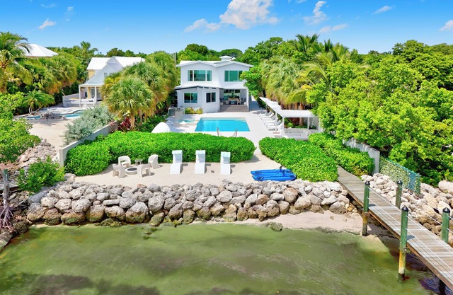 Sirena Key | Luxury Oceanfront Estate, Pool, Guest Cottage, Dock, 30min to Key West