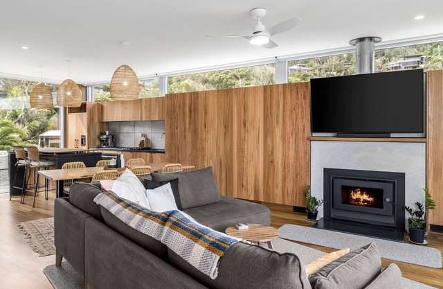 Six Degrees - Across the road from the Separation Creek beach