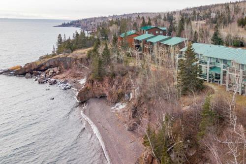 Ski, Hike, Bike, Relax Tofte Townhome with Deck!
