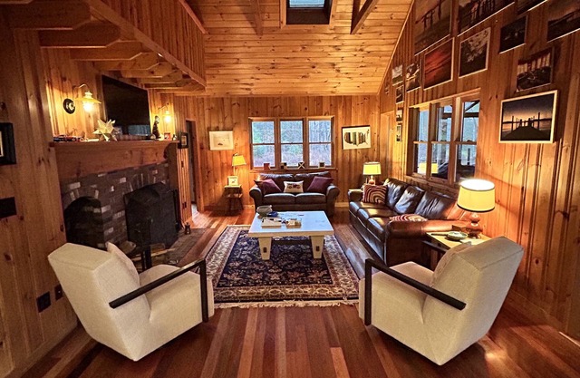 SKI House - Lake Winni Home 20 minutes to Gunstock
