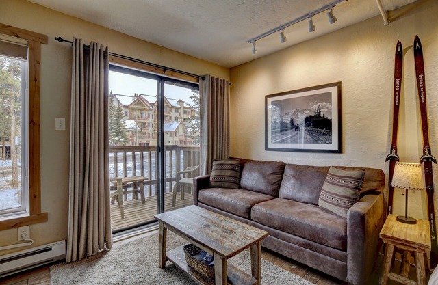Ski-in/200 Steps To Lift, Studio, Perfect Breckenridge Getaway with King Bed.