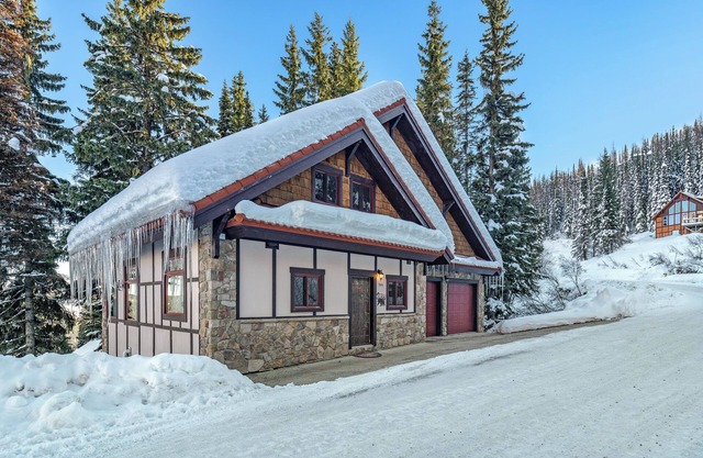 Ski-In/Out| Schweitzer Red Behr Inn | Hot Tub