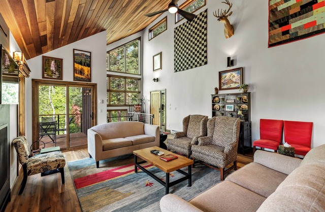 Ski Trail Chalet – North | 5BR Mt Retreat!