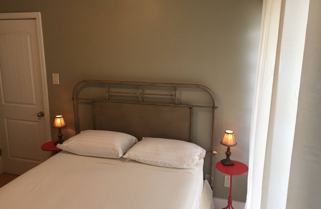 Skiers' international crash pad