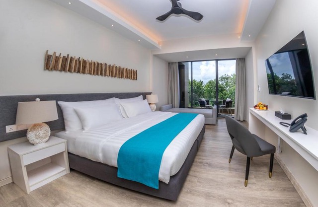 Sky Beach Maldives - Dhiffushi