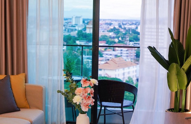 Sky pool Holiday home near Tha Phae Gate Old town 2 bedroom