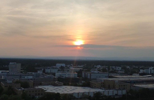 Skyline-Aussicht und fantastische Sonnenuntergänge