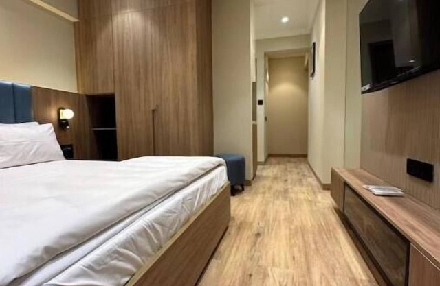 Skyline D : A Cozy Studio Apartment