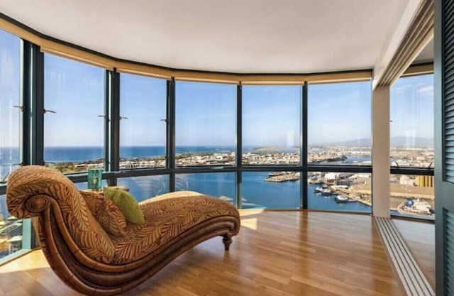 SkyNest : Queen's Gambit Penthouse at 66 Queen St