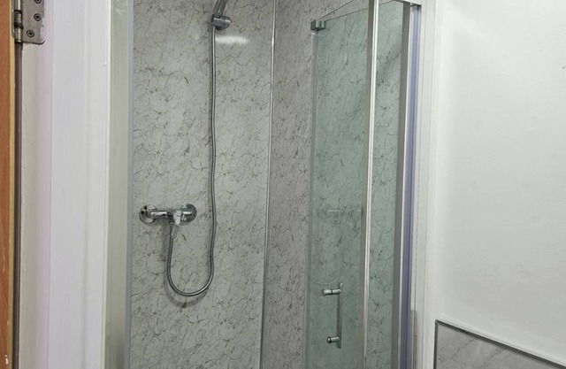 SkyView - 3-bedroom apartment in superb Strathfoyle with WiFi