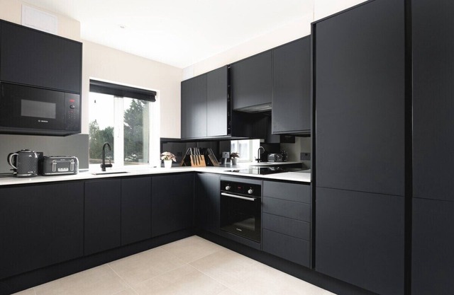 Skyvillion -4Bed Cozy Cockfosters Apt Mins to Tube