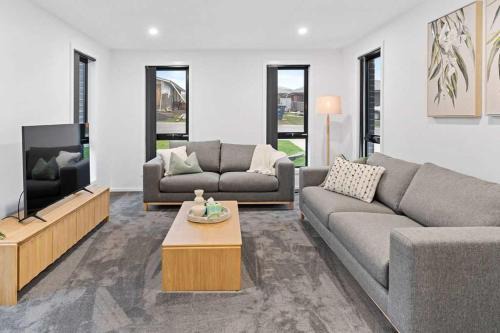 Sleek & Stylish Family Retreat in Shorewell Park