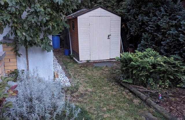 Sleep in the countryside with the sheep!