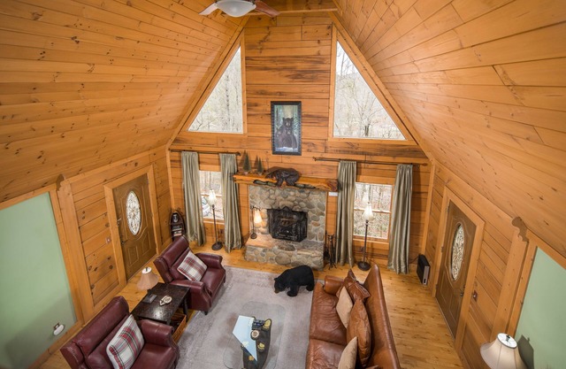 Sleeps 13, Hot Tub, Game Room,River Access, Close to Slopes, App State, Downtown