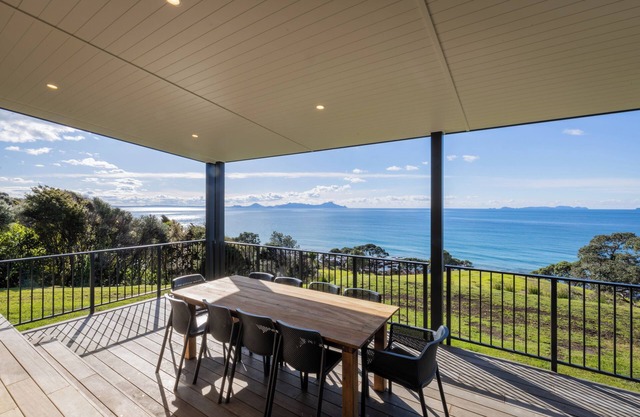 Slice of Paradise - Waipu Cove Holiday Home