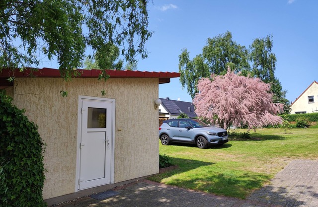 Small bungalow for two people with a sunny terrace. Near the Baltic Sea.