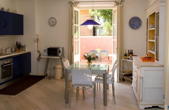 Small charming house in Forte dei Marmi with the beach